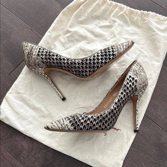 Salvatore Ferragamo Leather Printed Pumps